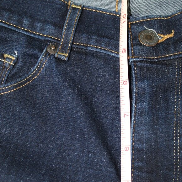 NWOT Levi's Women’s Size 10 Classic Bootcut Dark Blue Jeans - Picture 6 of 8